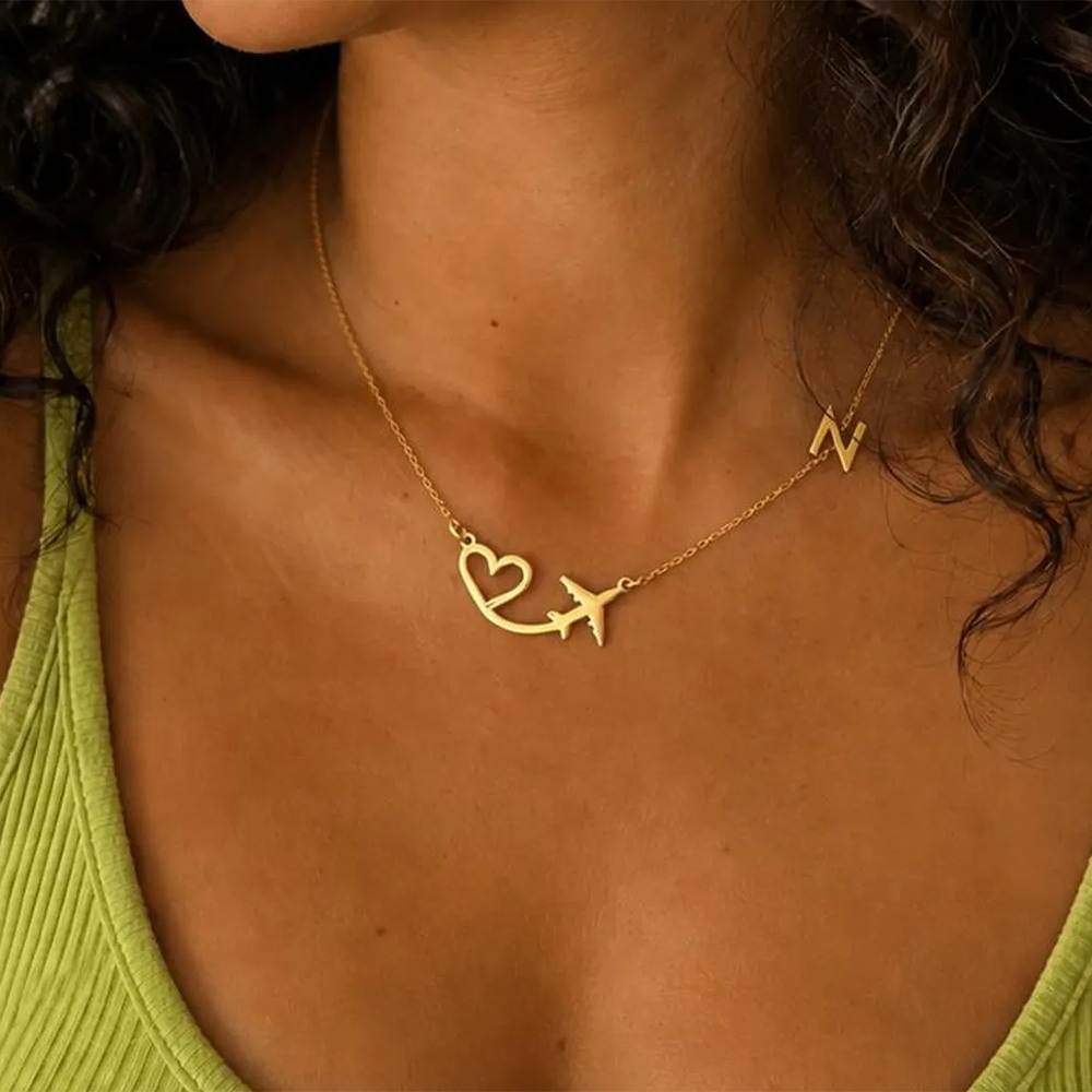 Personalized Heart Airplane In - Engraved Name Necklace recension och pris