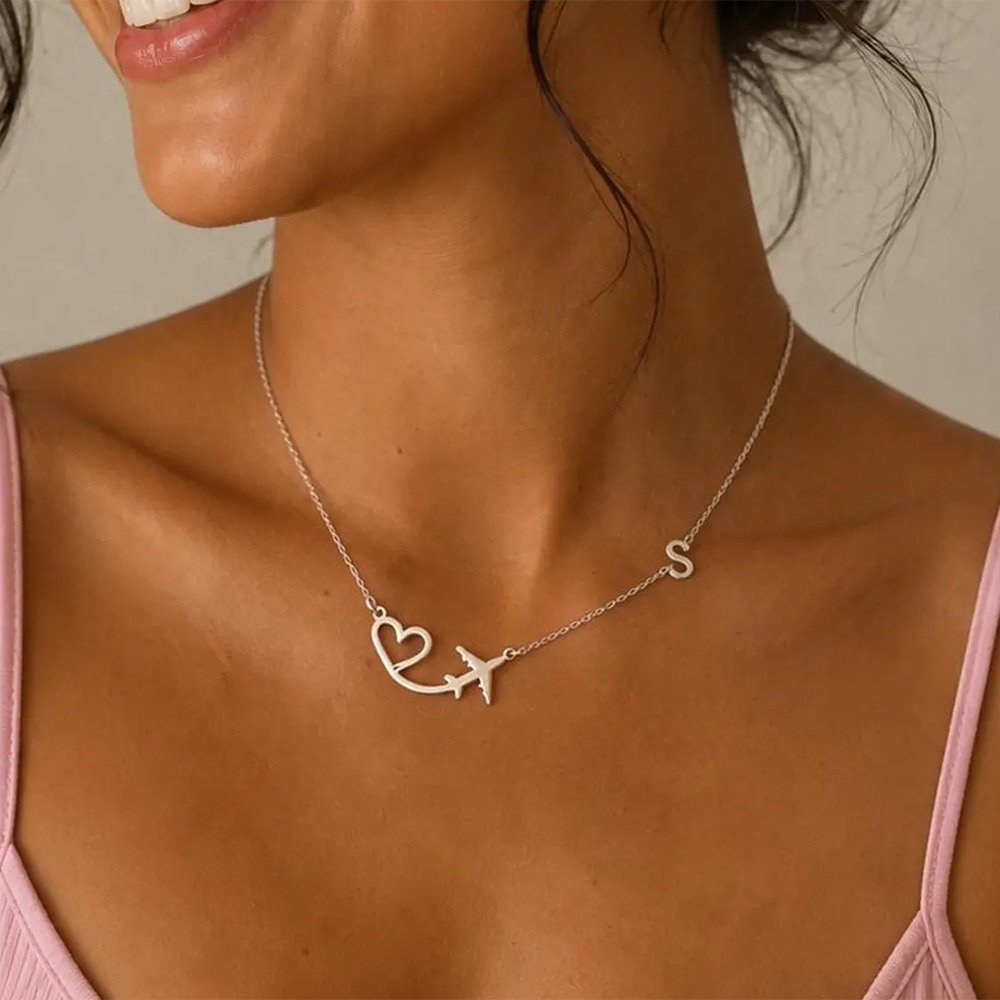 Personalized Heart Airplane In - Engraved Name Necklace recension och pris