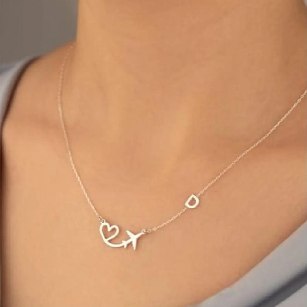 Personalized Heart Airplane In - Engraved Name Necklace recension och pris