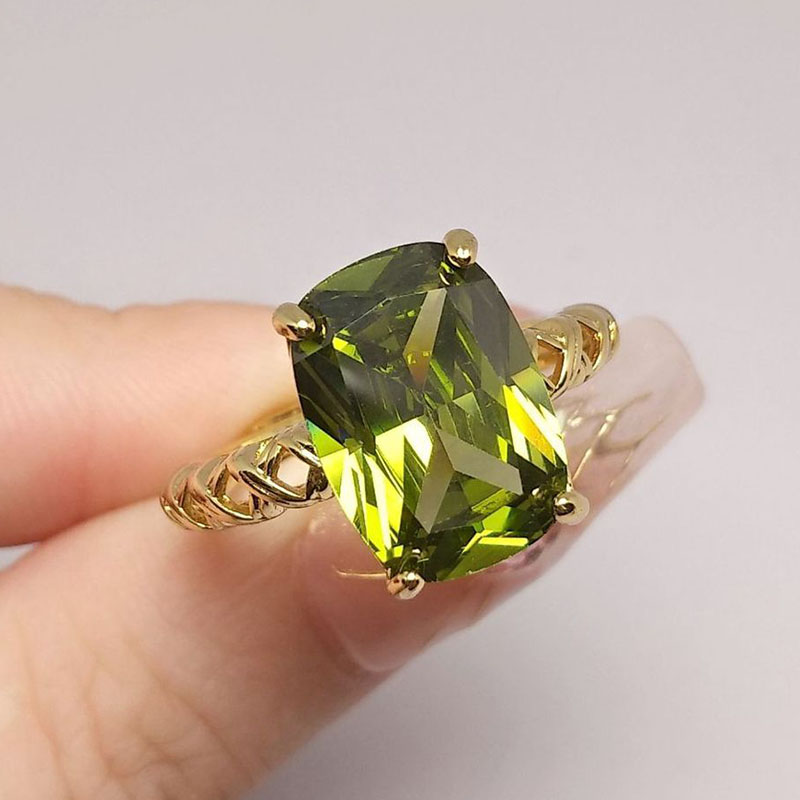 Olive Green Crystal Square Sto - Birthstone Ring Set recension och pris